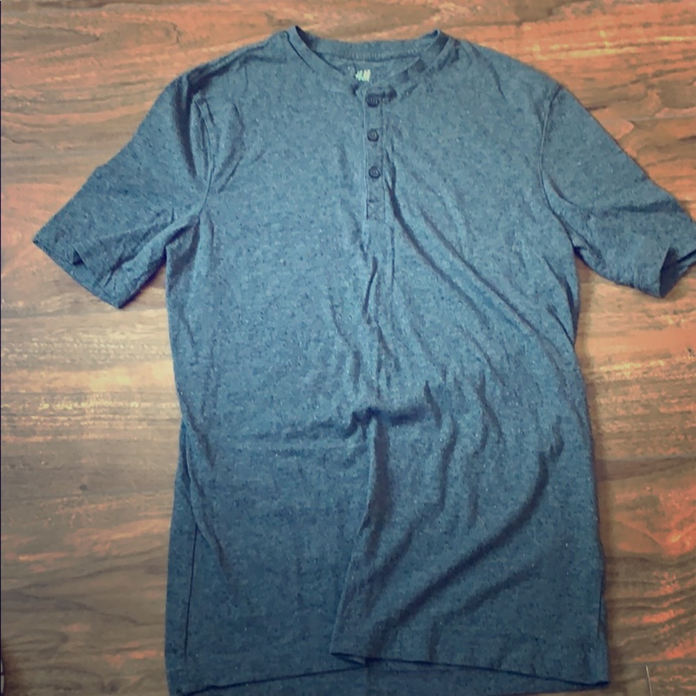 Grey shirt sleeve from H&M